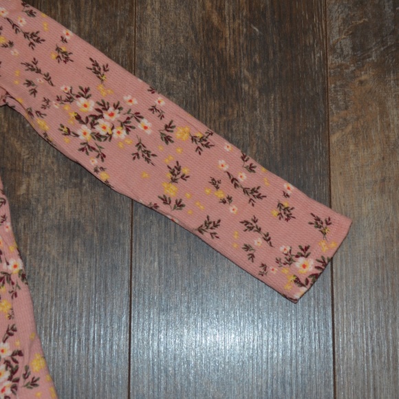 Old Navy - Pink Thermal with Flowers - Picture 4 of 6